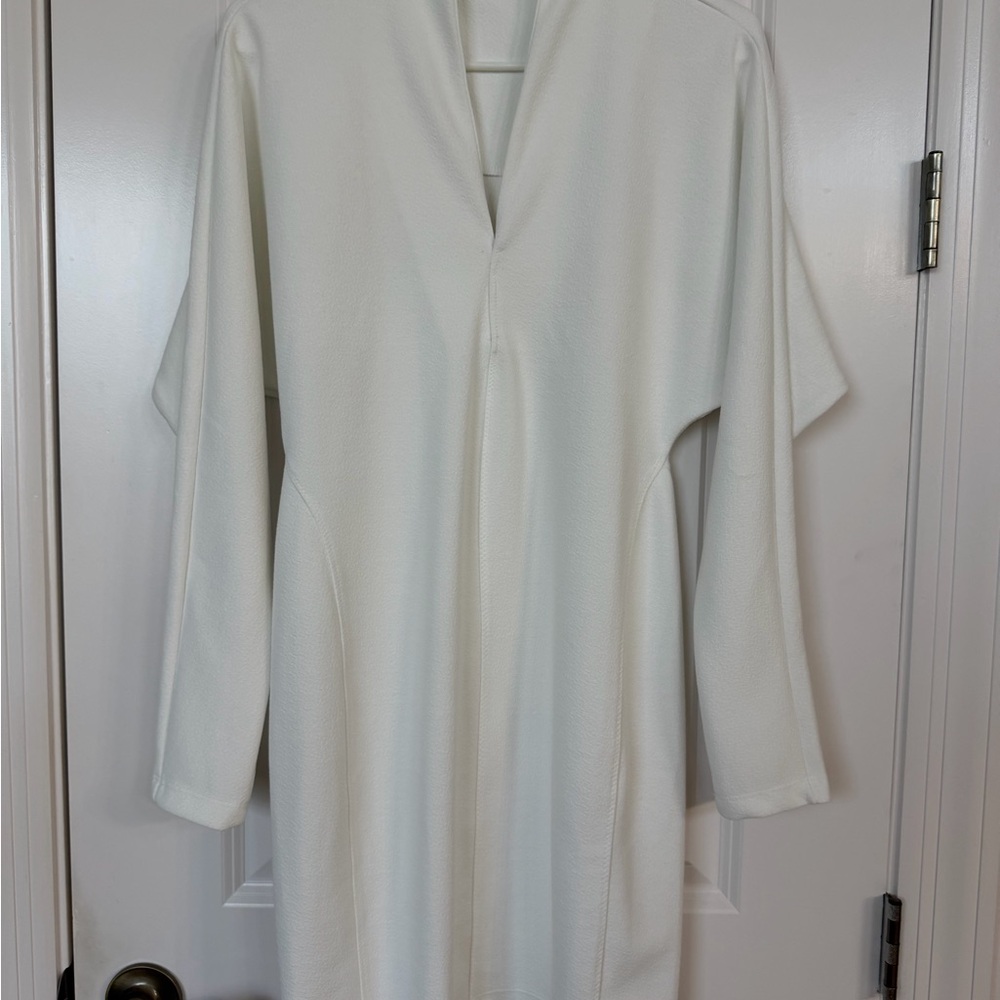 Elegant White Long Sleeve Dress